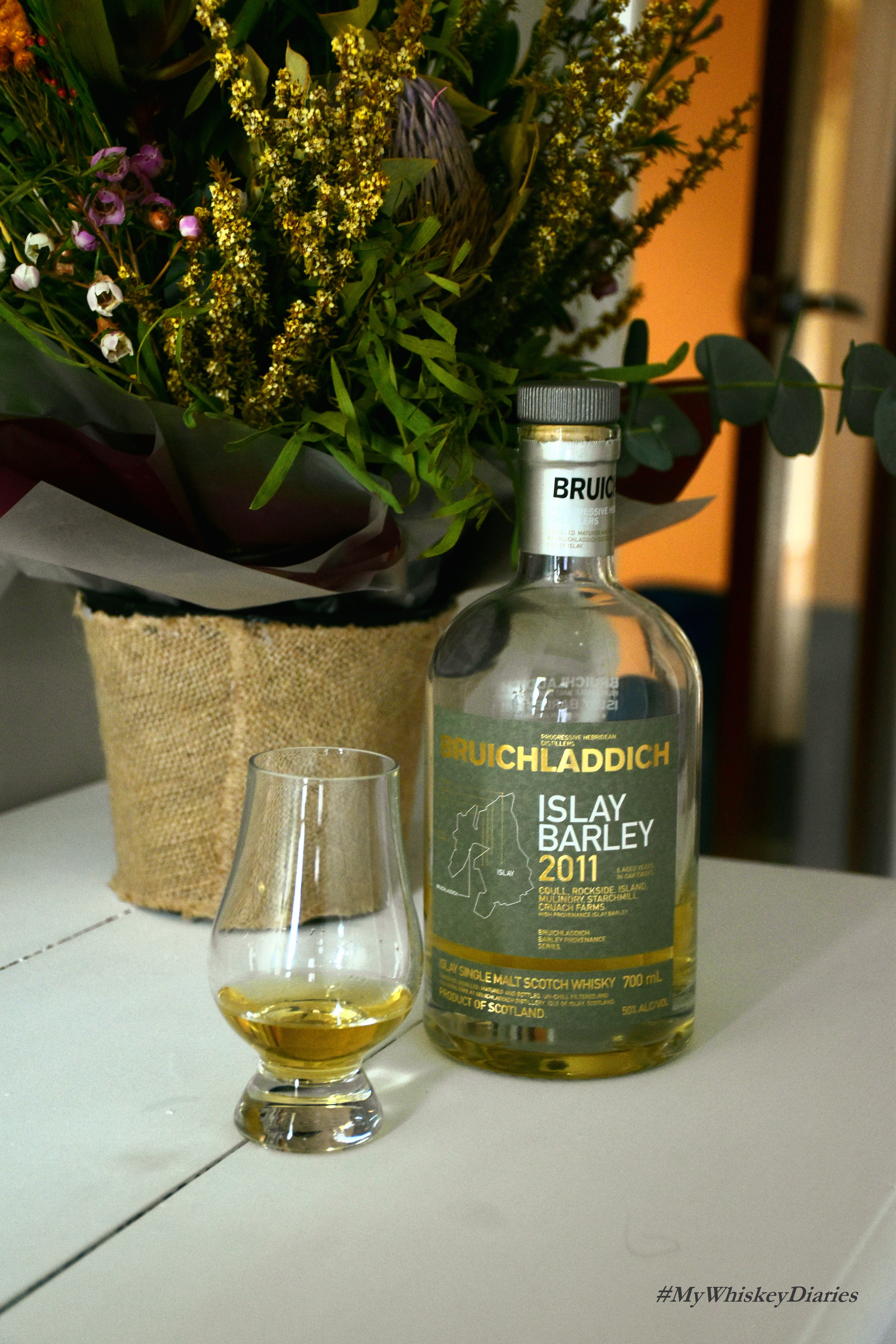 Review : Bruichladdich Islay Barley 2011 – Uisce Beatha | My Whisk